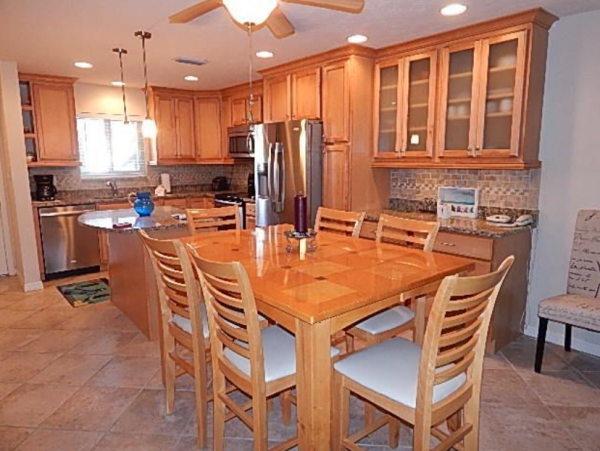 Luxurious Ground floor unit across the street from the beach